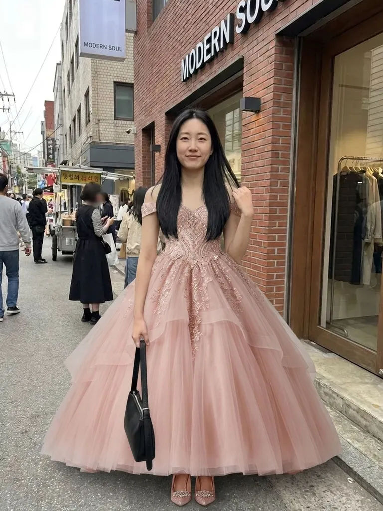 Quinceañera dress try-on: find the perfect quince gown - Result