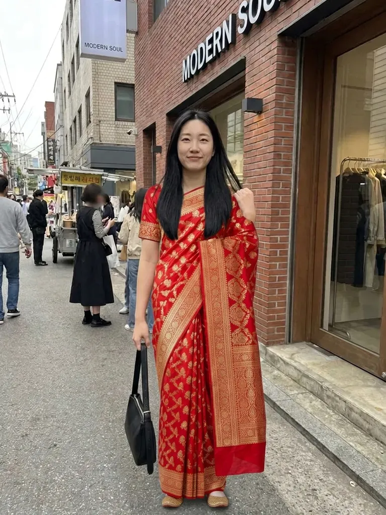 Virtual saree try-on: see any saree draped on you
